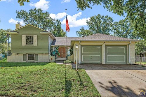 3054 Sw Plass Ave, Topeka, KS, 66611-1815 | Card Image