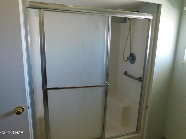 Shower | Image 35