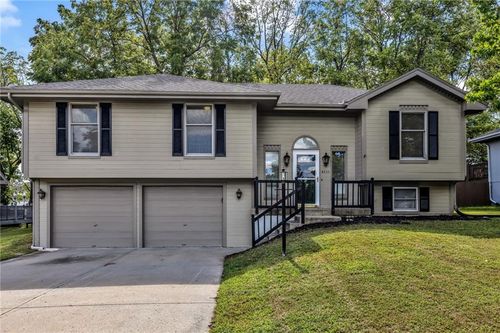 4235 Nw 78th St, Kansas City, MO, 64151-4277 | Card Image