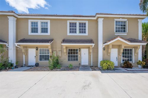 728 Sw 122nd Ave, Pembroke Pines, FL, 33025-5950 | Card Image