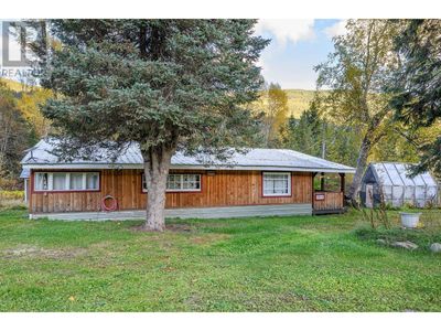 3818 Diamond Dr, House other with 2 bedrooms, 1 bathrooms and null parking in Avola BC | Image 1