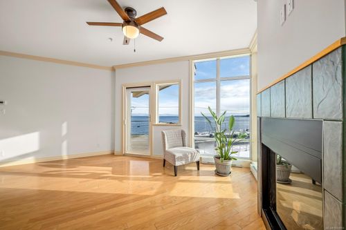 303-2676 Island Highway S, Campbell River, BC, V9W1C7 | Card Image