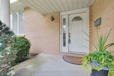 43 Portal Crt, House other with 3 bedrooms, 3 bathrooms and 5 parking in London ON | Image 3