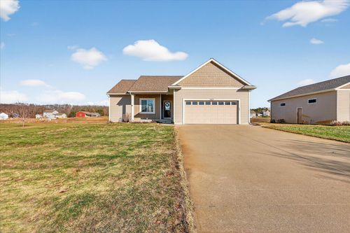 3827 Rabbit River Farms Dr, Dorr, MI, 49323-8022 | Card Image