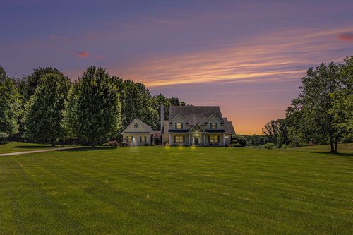 8196 E Walnut Rdg, New Carlisle, IN, 46552-9072 | Card Image