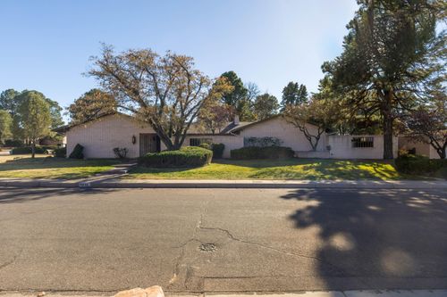8632 La Sala Del Norte Ne, Albuquerque, NM, 87111-4528 | Card Image