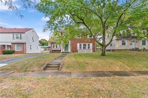 739 Roslyn Ave, Akron, OH, 44320-1816 | Card Image