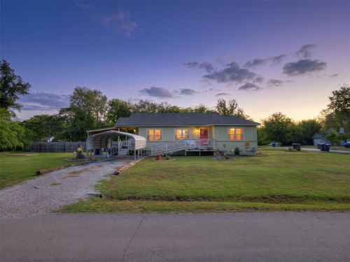 201 E 15th Street, Mounds, OK, 74047 | Card Image