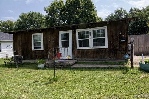 220 N Olive St, Marshfield, MO, 65706-1357 | Card Image