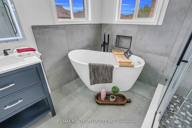 91 Buick Blvd, House other with 7 bedrooms, 5 bathrooms and 7 parking in Brampton ON | Image 22