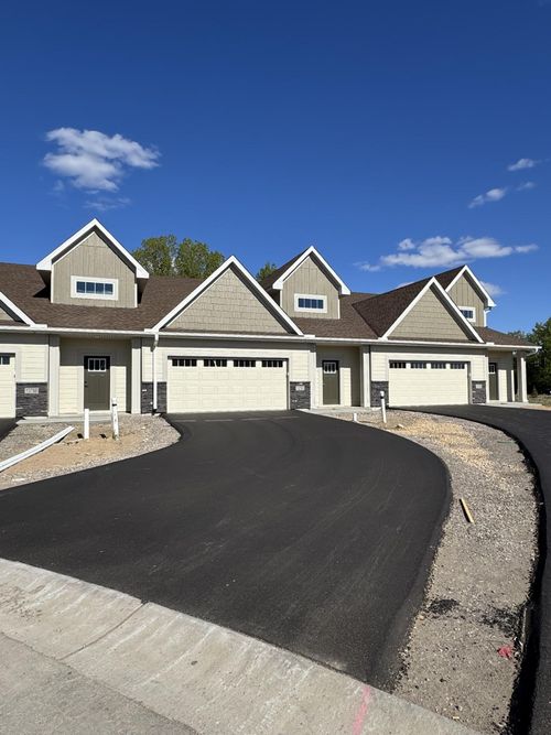 13792 Hollybrook Cir, Apple Valley, MN, 55124-6310 | Card Image