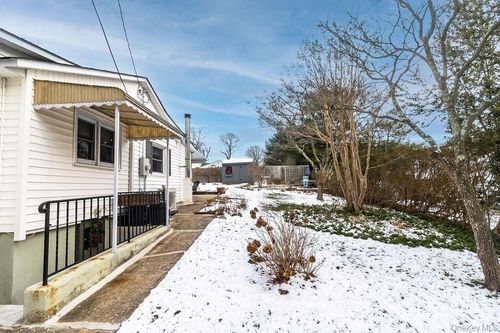 3 Vine Road, Brookhaven, NY, 11778 | Card Image