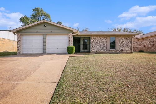 1417 Warren Ln, Fort Worth, TX, 76112-3425 | Card Image