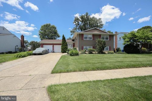 809 Charleston Rd, MOUNT LAUREL, NJ, 08054-2808 | Card Image