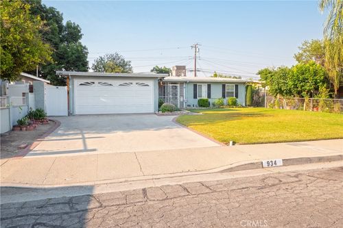 934 Hallwood Ave, Pomona, CA, 91767-2574 | Card Image