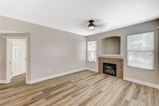 UNIT-1341 - 10001 Peace Way, Condo with 3 bedrooms, 2 bathrooms and null parking in Las Vegas NV | Image 4