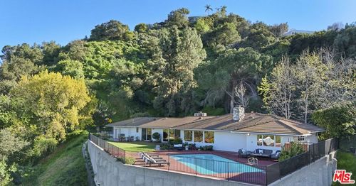 11107 Mountcastle Dr, Studio City, CA, 91604-3907 | Card Image