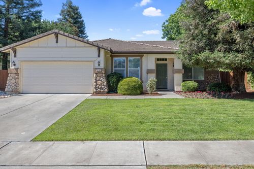 6104 W Laura Ave, Visalia, CA, 93277-5557 | Card Image