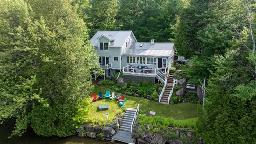 426 W Echo Lake Rd, West Charleston, VT, 05872-4440 | Card Image