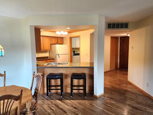 unit-318-520 5th St Sw, Willmar, MN, 56201-3284 | Card Image