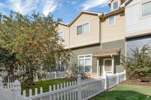 47 Fuller Cir, Junction City, KS, 66441-4264 | Card Image