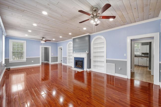 1301 W 2 Nd Ave, House other with 5 bedrooms, 2 bathrooms and null parking in Corsicana TX | Image 5
