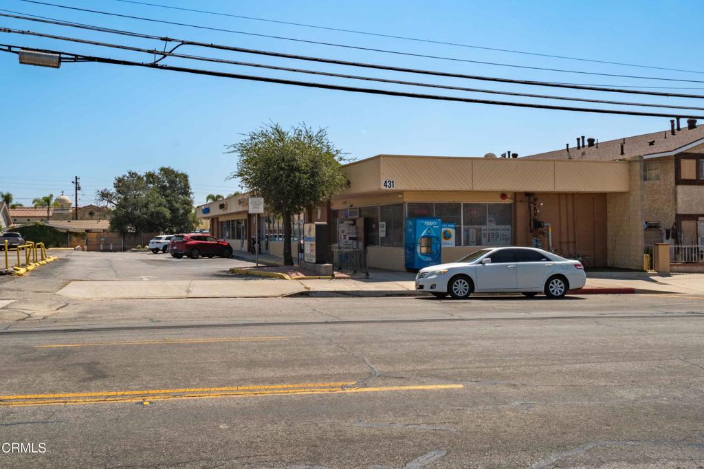 Commercial Sale in Santa Paula