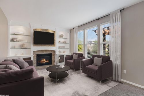 34895 Wellington Ct, Chesterfield, MI, 48047-3177 | Card Image