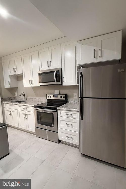 25287 Justice Dr, SOUTH RIDING, VA, 20152-6010 | Card Image