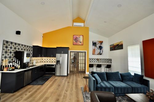 apt-6102-3231 Allen Pkwy, Houston, TX, 77019-1832 | Card Image