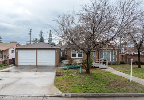 1683 E Cheryl Ln, Tulare, CA, 93274-3163 | Card Image