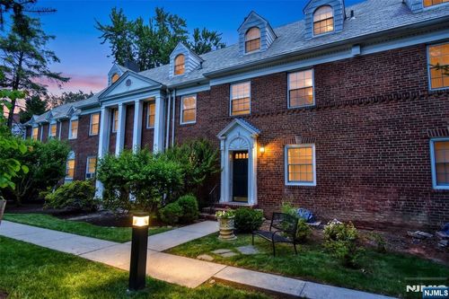 185 E Palisade Ave, Englewood, NJ, 07631-3168 | Card Image