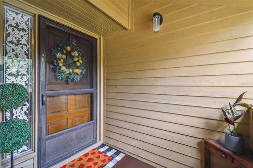 apt-202-4114 Pinelake Ln, TAMPA, FL, 33618-8689 | Card Image