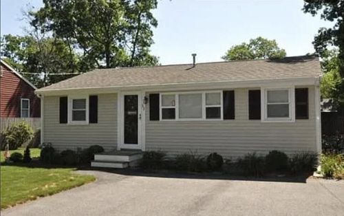 53 Broadmarsh Ave, Wareham, MA, 02571-1919 | Card Image