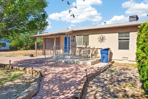 2 Blue Bonnet Dr, Los Lunas, NM, 87031-6732 | Card Image