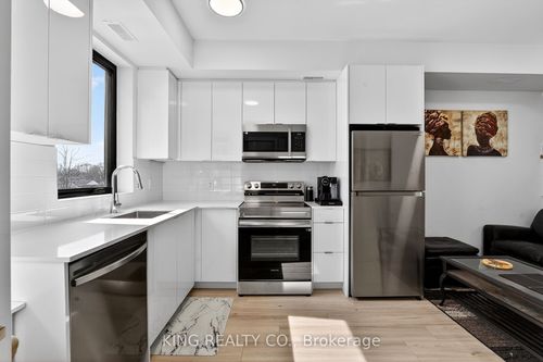 302-7277 Wilson Cres, Niagara Falls, ON, L2G4R8 | Card Image