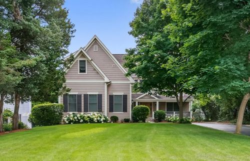 141 Walnut St, Libertyville, IL, 60048-1337 | Card Image