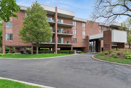 201-6565 Main St, Downers Grove, IL, 60516-2863 | Card Image