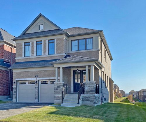 231 Sikura Cir, Aurora, ON, L4G3Y8 | Card Image