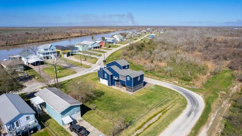 324 County Road 257, Matagorda, TX, 77457 | Card Image