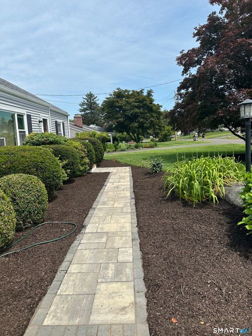54 Randall Dr, Trumbull, CT, 06611-1966 | Card Image