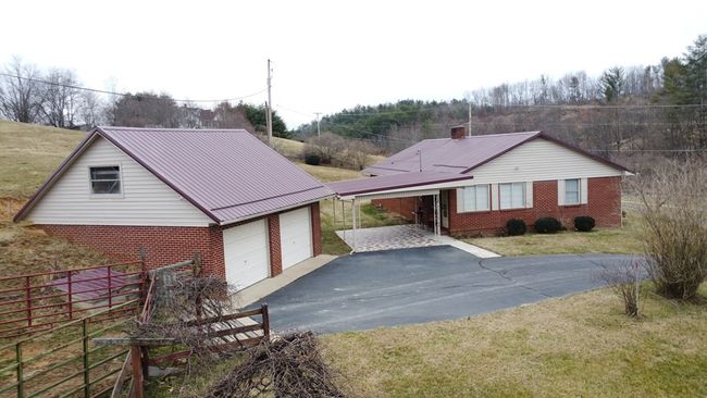 1011 South Main Street, House other with 3 bedrooms, 2 bathrooms and 2 parking in Independence VA | Image 27