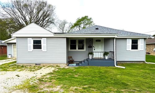 601 Wilson St, Pana, IL, 62557-1743 | Card Image