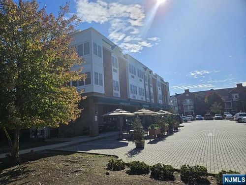 6 Madison Ave, Cresskill, NJ, 07626-2068 | Card Image