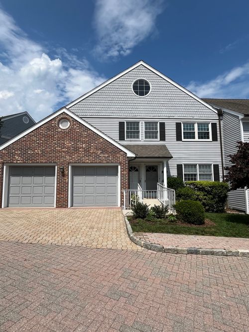 11-11 Pond Ln, Darien, CT, 06820-3633 | Card Image