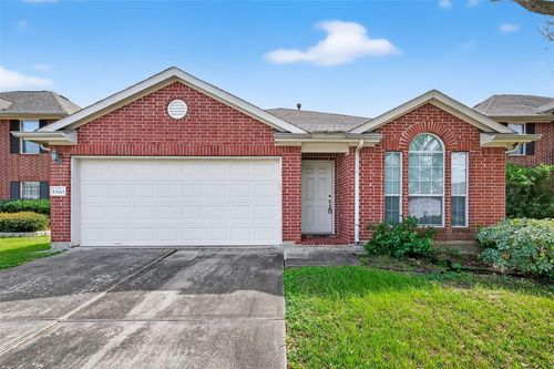 13815 Fraser Lake Ln, Houston, TX, 77083-6483 | Card Image