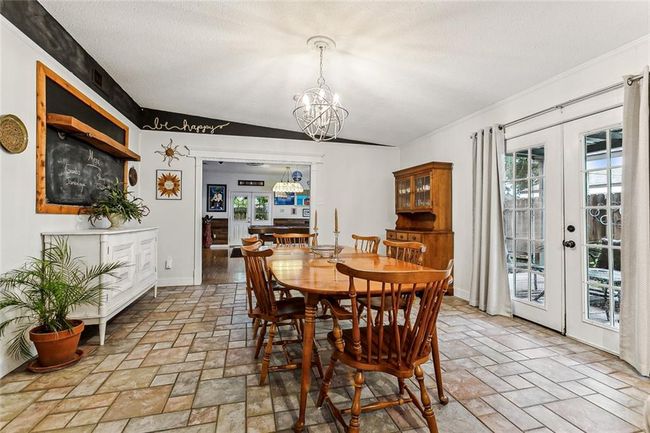 SPACIOUS BREAKFAST AREA | Image 7