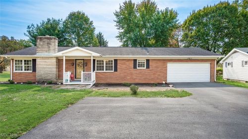 1050 Lake View Drive, Zanesville, OH, 43701 | Card Image