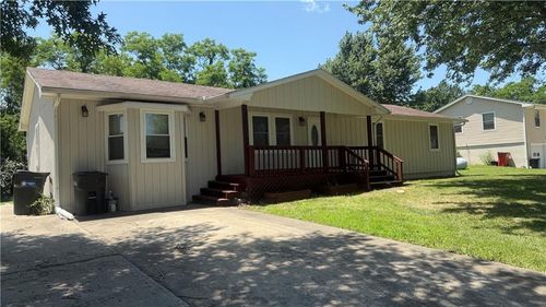 1146 Ne 15, Knob Noster, MO, 65336-2135 | Card Image