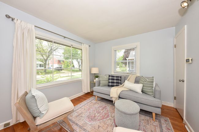 4772 N Diversey Blvd, House other with 3 bedrooms, 1 bathrooms and null parking in Whitefish Bay WI | Image 6